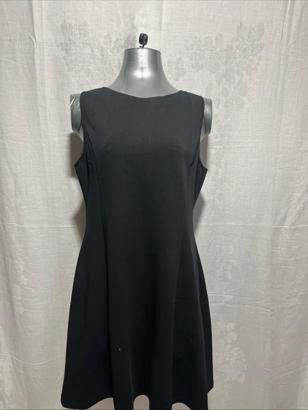Classic casual Black Sleeveless Mini Dress - Timeless A-Line.  1055